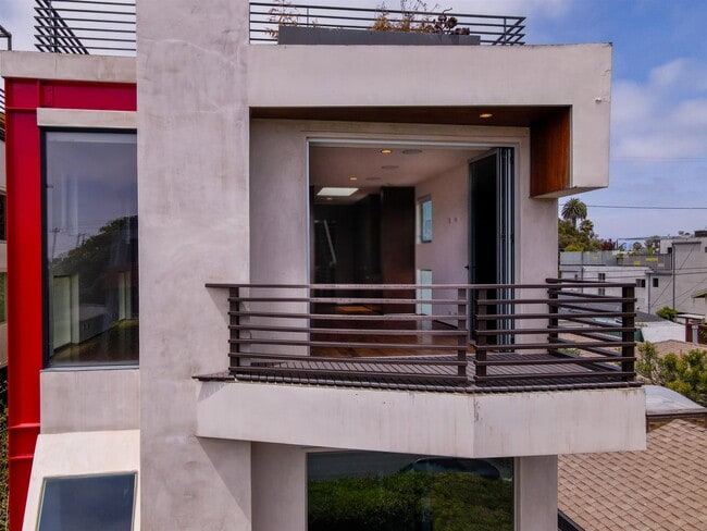 419 Venice Way in Los Angeles, CA - Building Photo - Building Photo