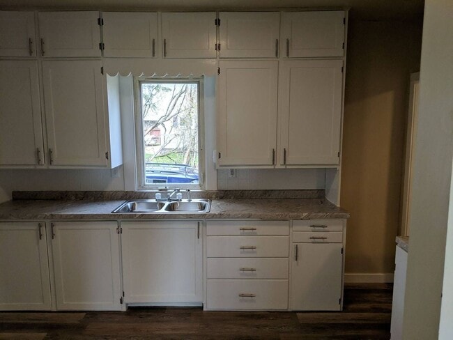 514 S Clermont St in Antigo, WI - Building Photo - Building Photo