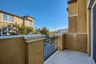 1372 Dandelion Way in San Marcos, CA - Building Photo - Building Photo