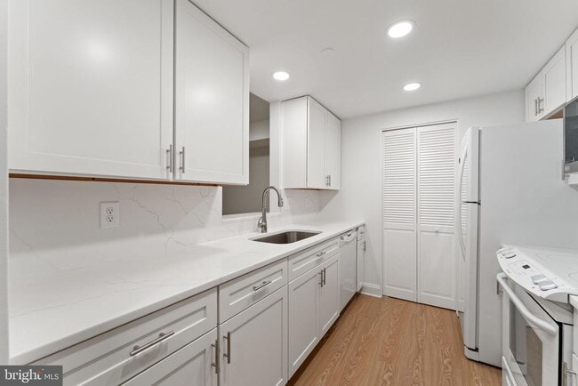 property at 1530 Key Blvd