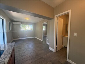 2343 NW 14th St in Miami, FL - Building Photo - Building Photo