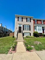 9242 Jessica Dr in Manassas Park, VA - Building Photo