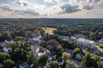 10 Cushman St, Unit 1 in Plymouth, MA - Foto de edificio - Building Photo