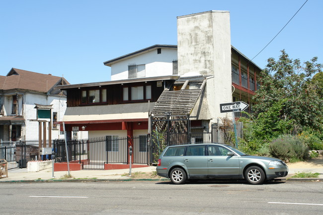 2511-2527 Dwight Way in Berkeley, CA - Building Photo - Building Photo