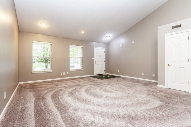 1010 Pine Ridge Way in Brownsburg, IN - Building Photo - Building Photo