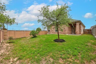 2950 E Old Settlers Blvd in Round Rock, TX - Building Photo - Building Photo