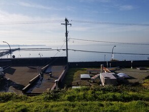 1081 Martin St in White Rock, BC - Building Photo - Building Photo