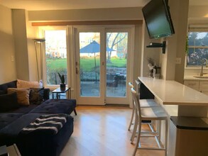 2500 Q St NW, Unit #130 Gtown Private Patio in Washington, DC - Foto de edificio - Building Photo