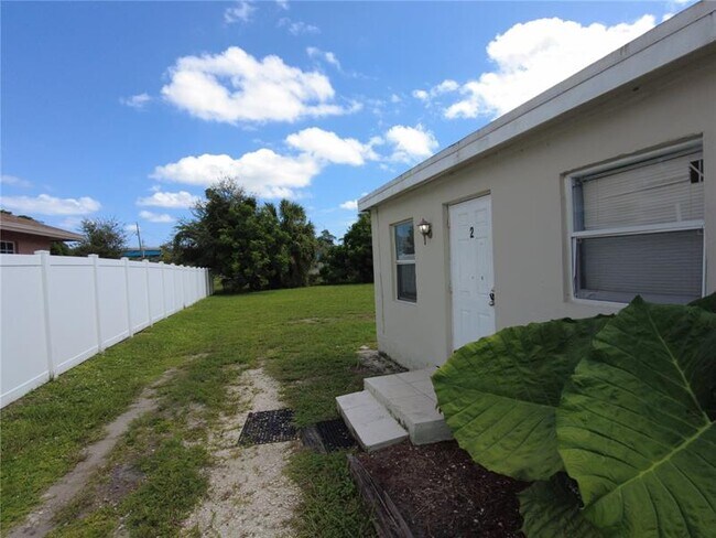 620 NW 16th Ave in Pompano Beach, FL - Building Photo - Building Photo