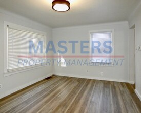 926 Searles Rd in Toledo, OH - Building Photo - Building Photo