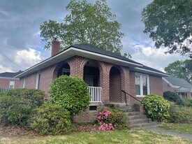 213 Kitson St in Greenwood, SC - Building Photo