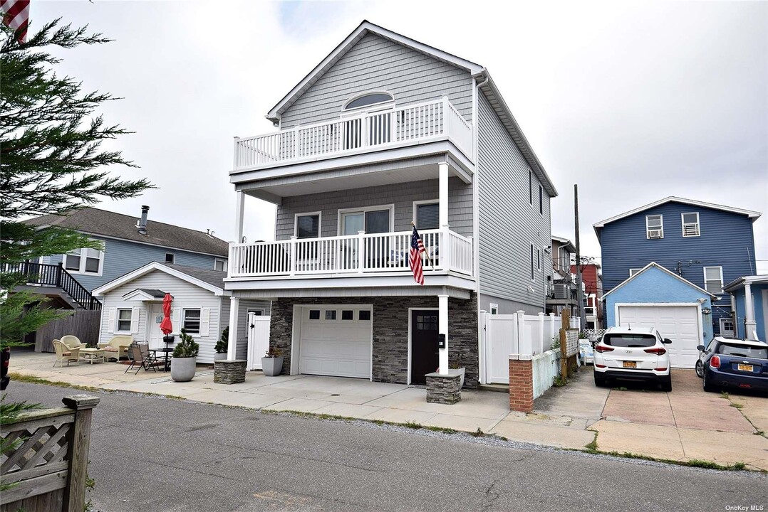 41 Nebraska St in Long Beach, NY - Building Photo