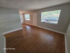 4732 SW 33rd Ave in Fort Lauderdale, FL - Building Photo - Building Photo