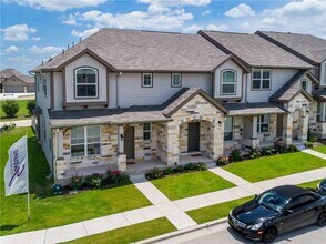 712 Tinton Falls Ln in Pflugerville, TX - Building Photo - Building Photo