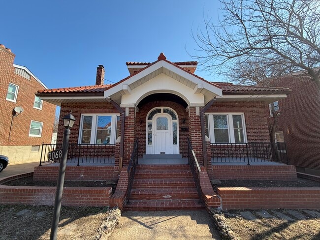 property at 3068 Bellerive Dr