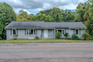 500 E Ford Valley Rd in Knoxville, TN - Building Photo