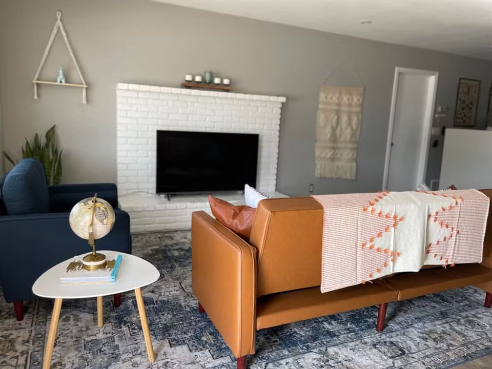 1600 N Sierra View St in Ridgecrest, CA - Foto de edificio