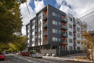 Brio Flats in Portland, OR - Building Photo - Building Photo