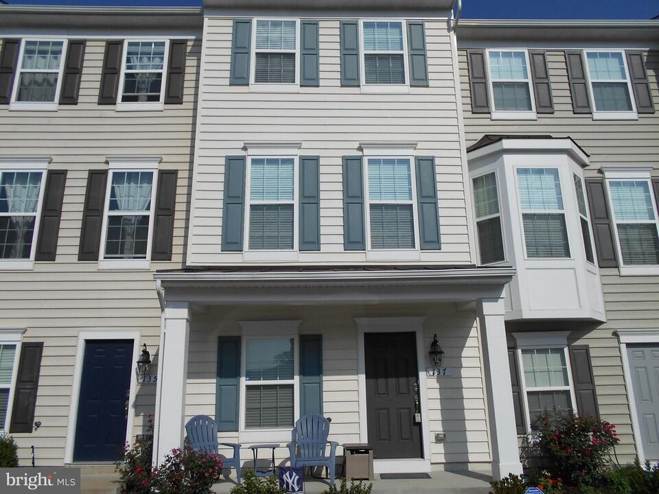 137 Tree Line Dr in Fredericksburg, VA - Building Photo