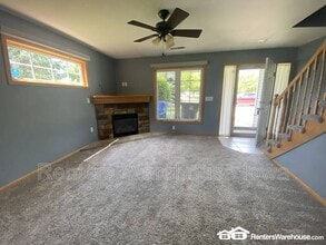 2100 Meadow Chase Ln in Des Moines, IA - Building Photo - Building Photo