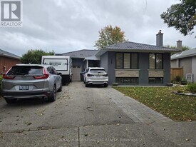 1228 Canvey Crescent in Mississauga, ON - Building Photo