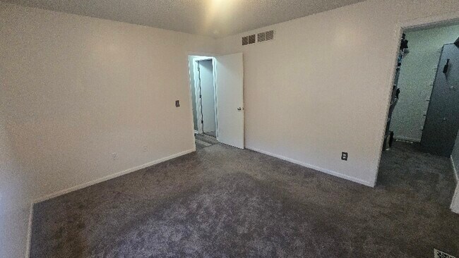 1200 Prairie St NW in Montgomery, MN - Building Photo - Building Photo
