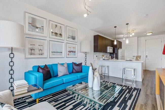 Point 21 in Denver, CO - Foto de edificio - Building Photo