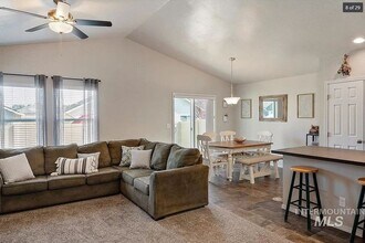 3806 W Newland St in Meridian, ID - Building Photo - Building Photo