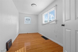 4571 W 157th St in Cleveland, OH - Building Photo - Building Photo