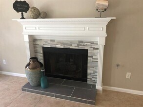 16606 Saturn Ln in Houston, TX - Building Photo - Building Photo