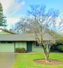 940 E Lassen Ave in Chico, CA - Building Photo - Building Photo