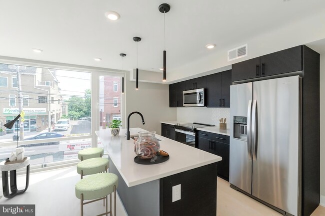 6604 Ridge Ave, Unit 205 in Philadelphia, PA - Building Photo - Building Photo