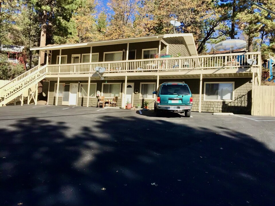 23285 CA-243 in Idyllwild, CA - Building Photo