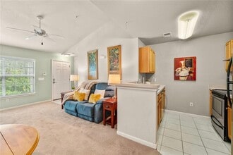 9117 Lee Vista Blvd, Unit 608 in Orlando, FL - Foto de edificio - Building Photo