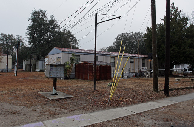 5524 Attaway St in Charleston, SC - Foto de edificio - Building Photo