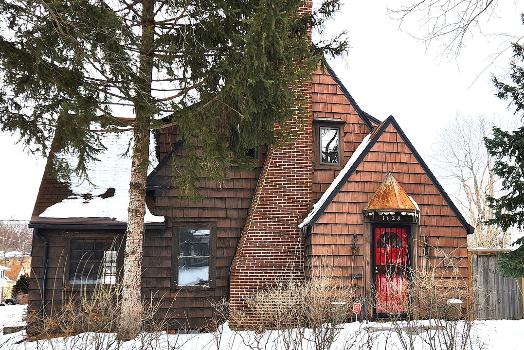 1628 Greenwood Ave in Rockford, IL - Building Photo