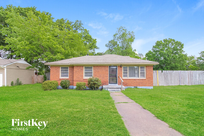 property at 1776 Victoria Ave