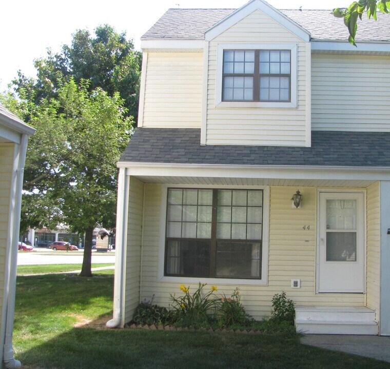 2311 Galen Dr in Champaign, IL - Building Photo