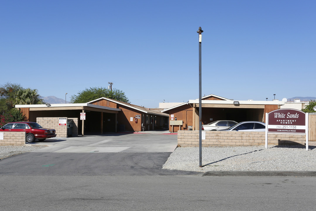 White Sands Apartments in Desert Hot Springs, CA - Foto de edificio