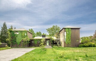 493 Sagaponack Road in Sagaponack, NY - Building Photo