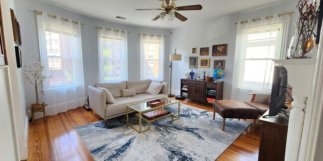 66 Chestnut St, Unit 3