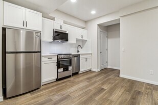 20748-20724 24 Ave NW in Edmonton, AB - Building Photo