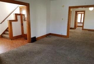 808 W Seerley Blvd in Cedar Falls, IA - Building Photo - Building Photo