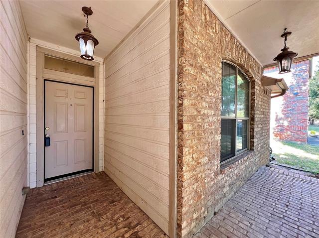 5939 Waterford Dr in Grand Prairie, TX - Foto de edificio - Building Photo