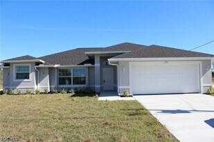 1327 SW 3rd Ave in Cape Coral, FL - Building Photo