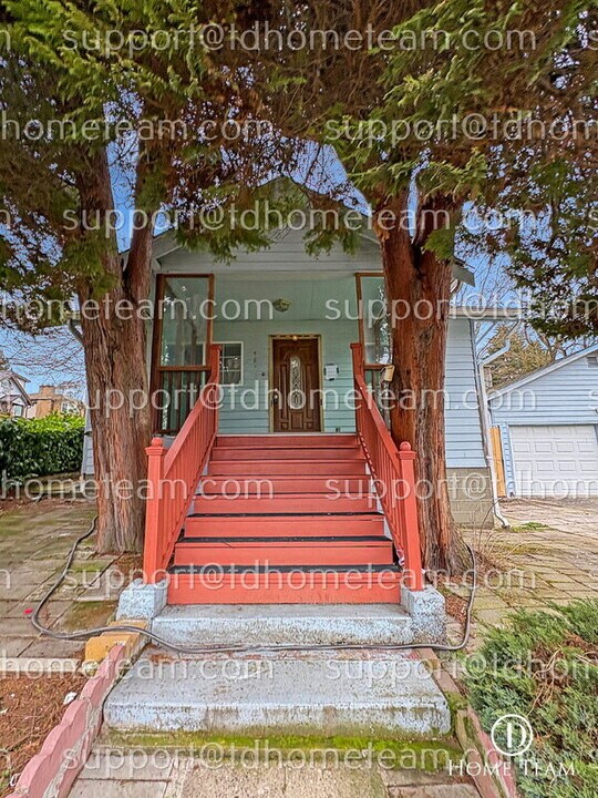 4850 13th Ave S in Seattle, WA - Building Photo
