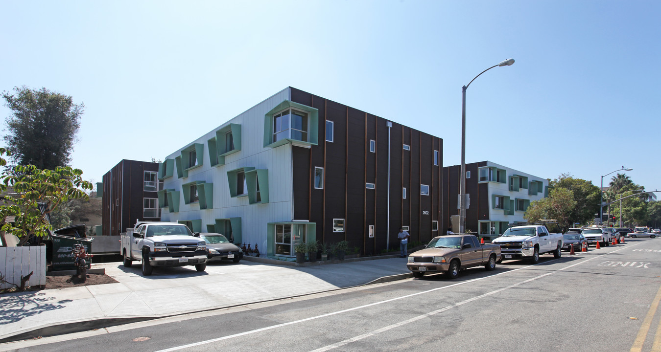 Berkshire Gardens in Santa Monica, CA - Building Photo