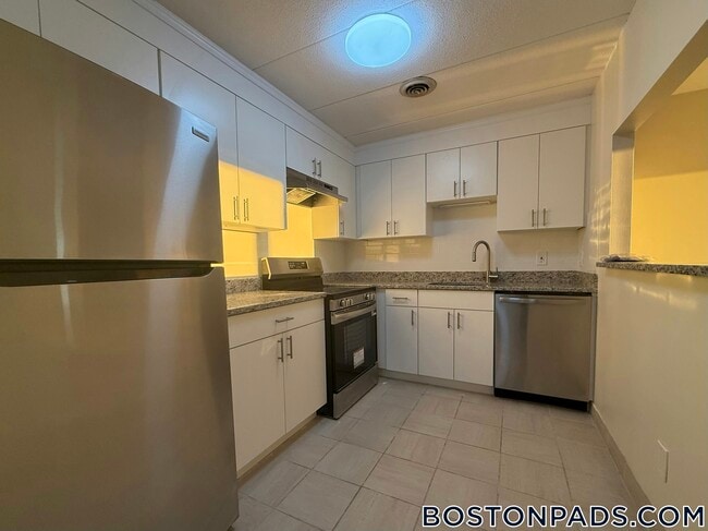 51 Hill Rd in Belmont, MA - Foto de edificio - Building Photo