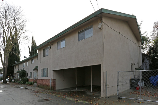 2116 10TH St in Sacramento, CA - Building Photo - Building Photo