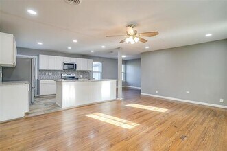 4824 Trail Lake Dr in Fort Worth, TX - Building Photo - Building Photo